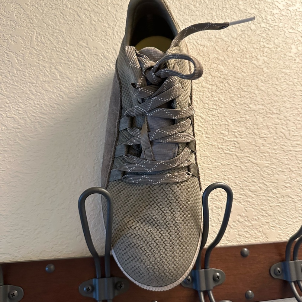 EUC, like new! Sorel women’s waterproof sneakers, size 9, Sage green - Picture 5 of 9